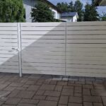 Valkoinen vaakalauta-aidan portti, Solmukuja, Järvenpää